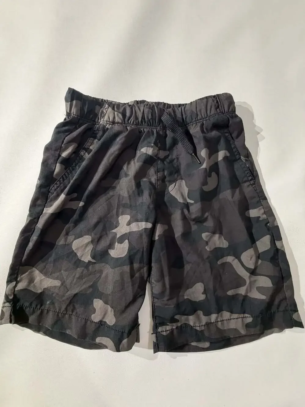 Old Navy Dark Camo Elastic Drawstring Athletic Shorts Boys Size M